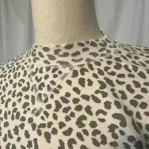 EUC Abercrombie & Fitch Animal Print Sweatshirt. Size Women’s Small. - Picture 3 of 6